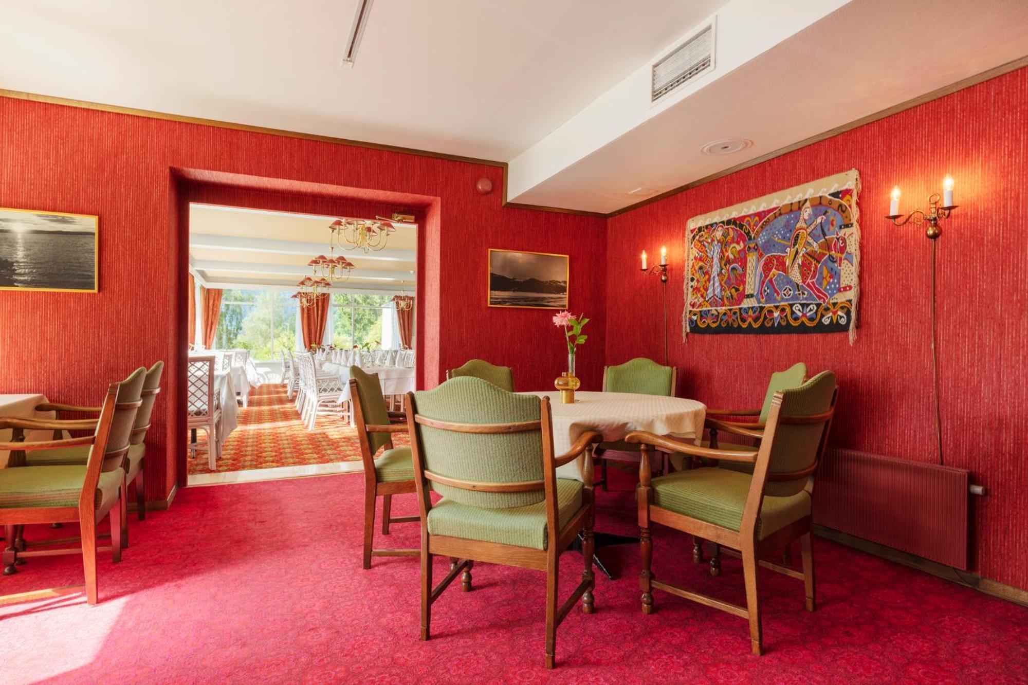 Olden Fjordhotel ภายนอก รูปภาพ
