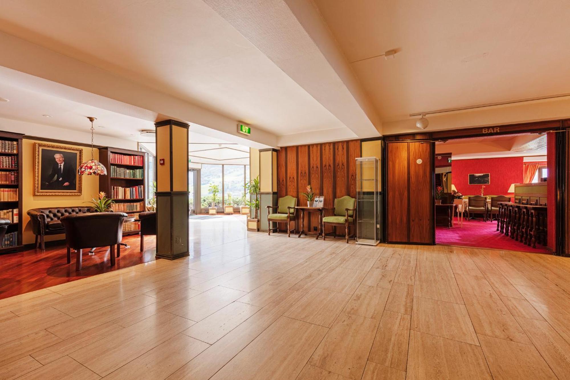 Olden Fjordhotel ภายนอก รูปภาพ